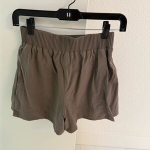 Lululemon Stretch Woven Relaxed-Fit High-Rise Short 4" Grey Eucalyptus